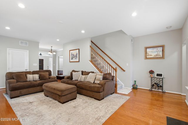 142 Eleanor Road, Manchester, NJ 08759