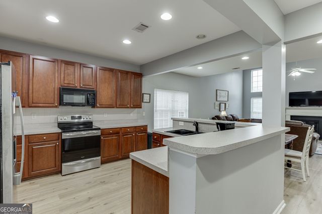 7804 Keepsake Lane, Flowery Branch, GA 30542