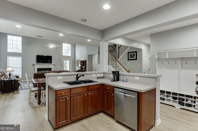 7804 Keepsake Lane, Flowery Branch, GA 30542