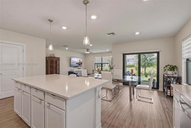 3141 Poinciana St, Lauderdale Lakes, FL 33311