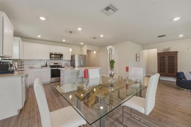 3141 Poinciana St, Lauderdale Lakes, FL 33311