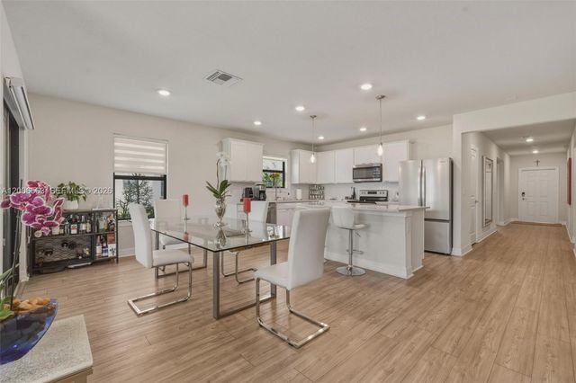 3141 Poinciana St, Lauderdale Lakes, FL 33311