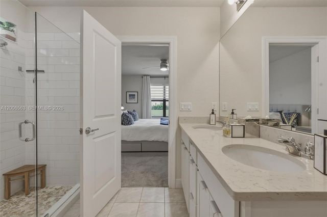 3141 Poinciana St, Lauderdale Lakes, FL 33311