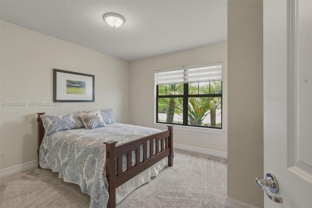 3141 Poinciana St, Lauderdale Lakes, FL 33311