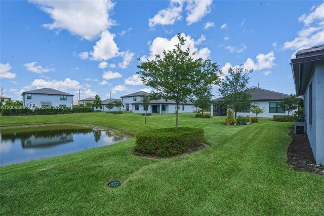 3141 Poinciana St, Lauderdale Lakes, FL 33311