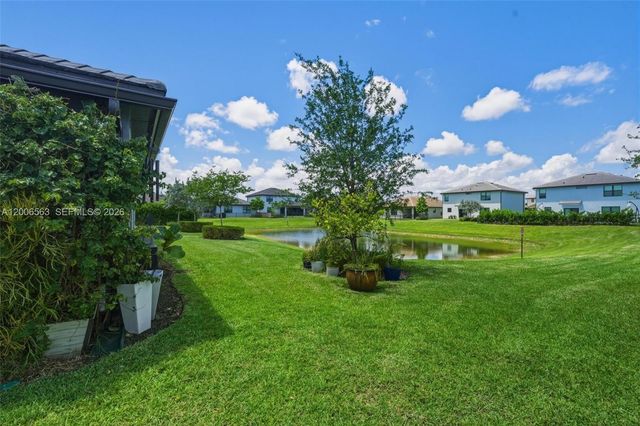 3141 Poinciana St, Lauderdale Lakes, FL 33311