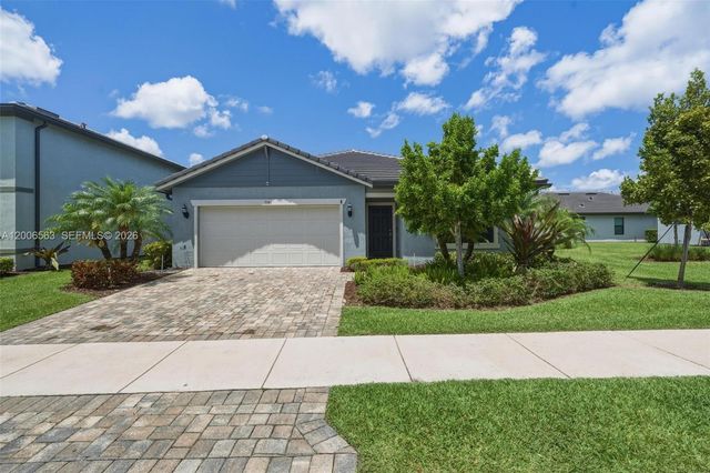 3141 Poinciana St, Lauderdale Lakes, FL 33311