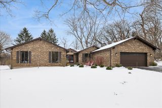 24423 W Hunters Lane, Deer Park, IL 60010