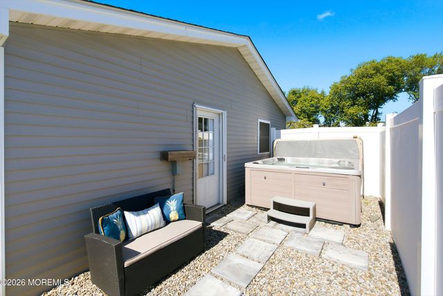 402 5th Street, Waretown, NJ 08758