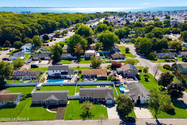 402 5th Street, Waretown, NJ 08758