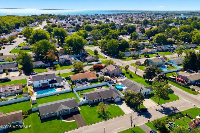 402 5th Street, Waretown, NJ 08758