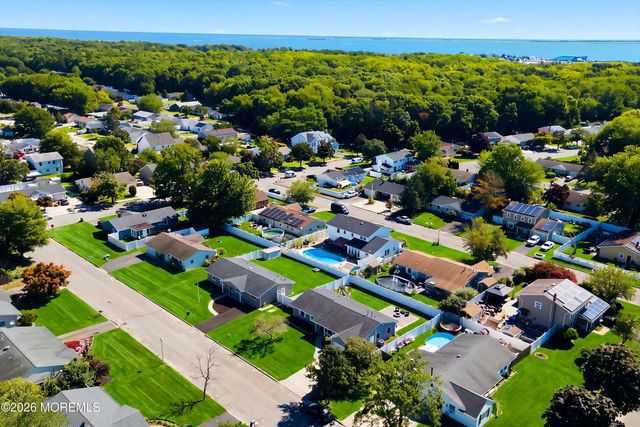 402 5th Street, Waretown, NJ 08758
