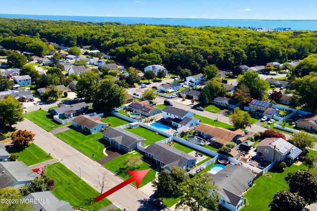 402 5th Street, Waretown, NJ 08758