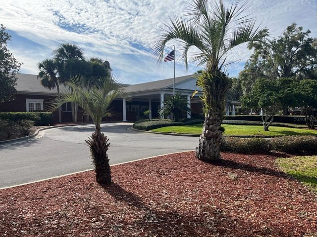 5090 GREENS DRIVE, Lady Lake, FL 32159