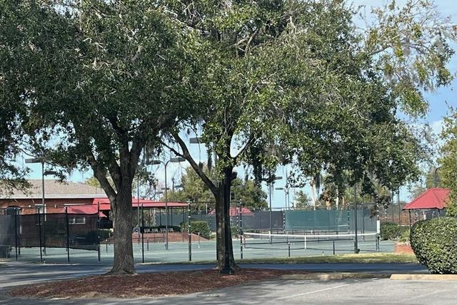 5090 GREENS DRIVE, Lady Lake, FL 32159