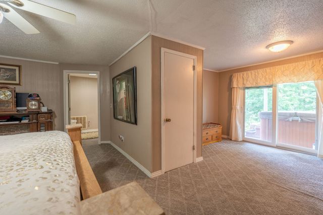 711 Hurricane Hill Dr, Waynesboro, TN 38485