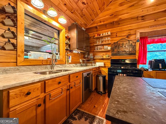 141 Cady Lane, Cleveland, GA 30528