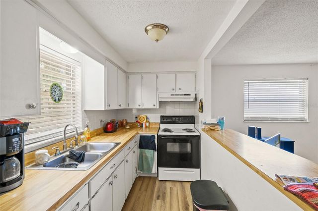 5931 13TH STREET, Zephyrhills, FL 33542
