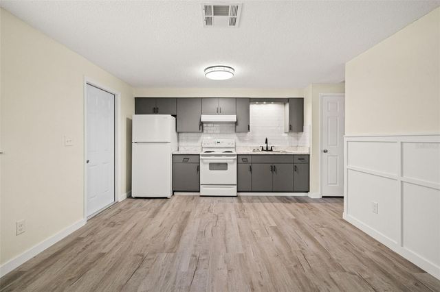 5931 13TH STREET, Zephyrhills, FL 33542