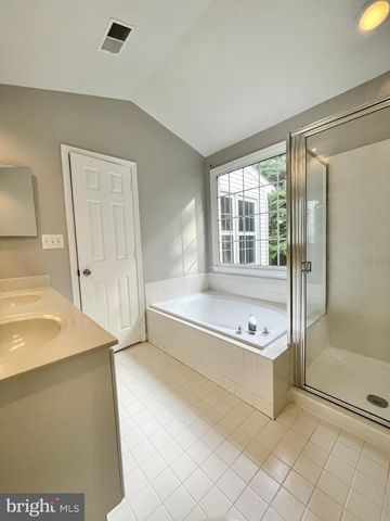 6252 WINDHAM HILL RUN, Alexandria, VA 22315