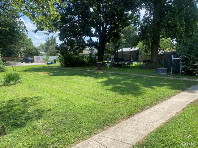 1024 La Salle Street, Belleville, IL 62221