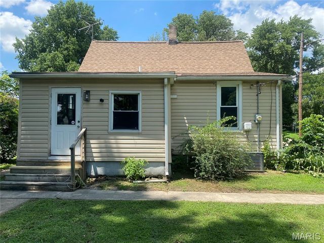 1024 La Salle Street, Belleville, IL 62221
