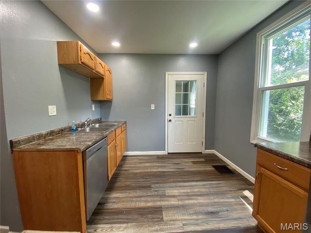 1024 La Salle Street, Belleville, IL 62221