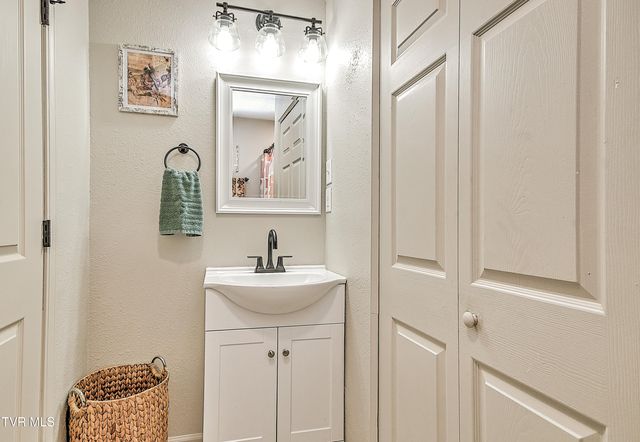 100 Grubb Lane, Bristol, TN 37620