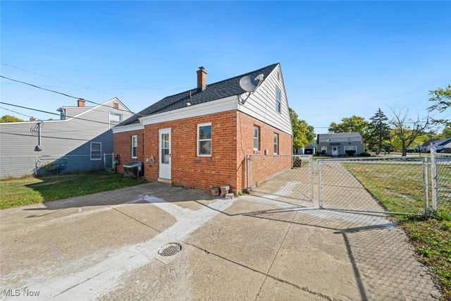 712 E 266 Street, Euclid, OH 44132