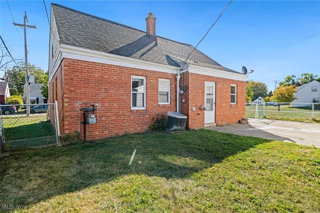 712 E 266 Street, Euclid, OH 44132