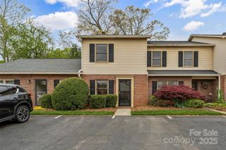743 21st Avenue NE, Hickory, NC 28601