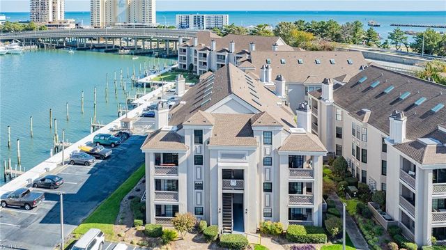 405 Harbour Pt Apt 305, Virginia Beach, VA 23451