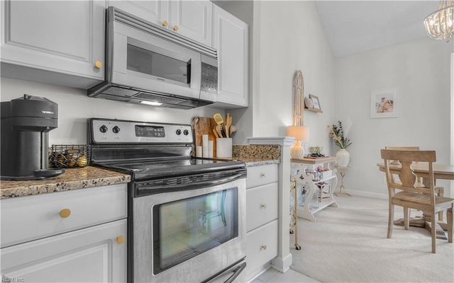 405 Harbour Pt Apt 305, Virginia Beach, VA 23451