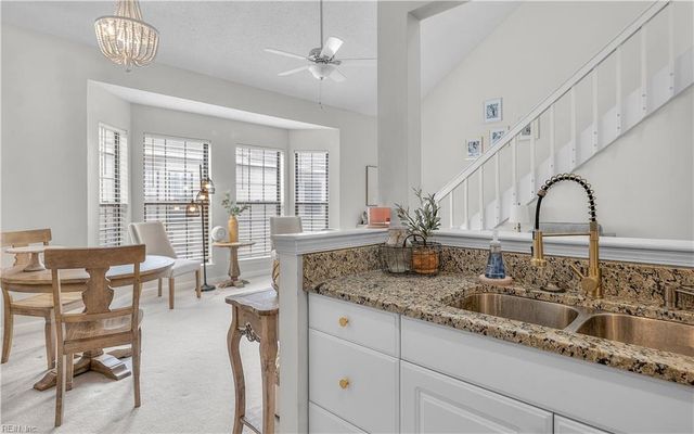 405 Harbour Pt Apt 305, Virginia Beach, VA 23451