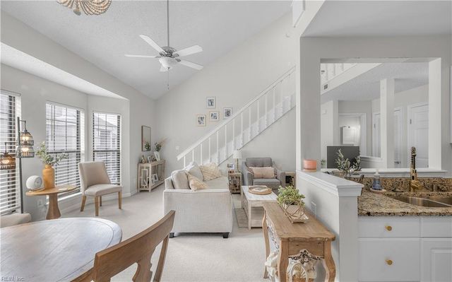 405 Harbour Pt Apt 305, Virginia Beach, VA 23451