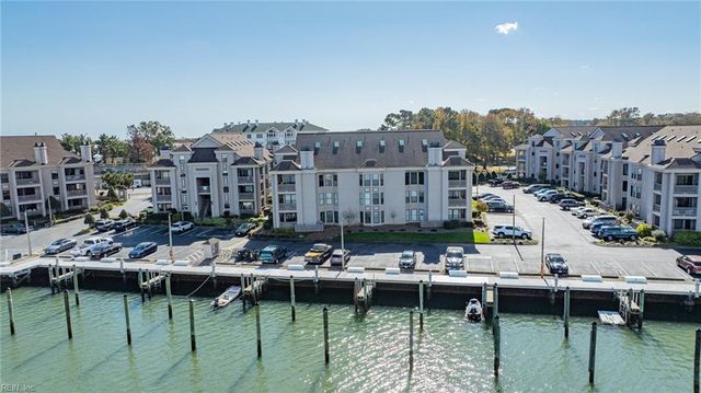 405 Harbour Pt Apt 305, Virginia Beach, VA 23451