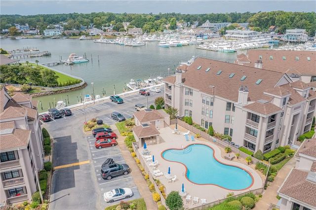 405 Harbour Pt Apt 305, Virginia Beach, VA 23451