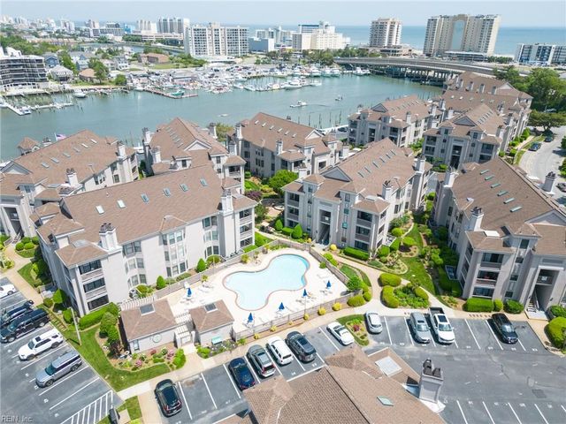 405 Harbour Pt Apt 305, Virginia Beach, VA 23451