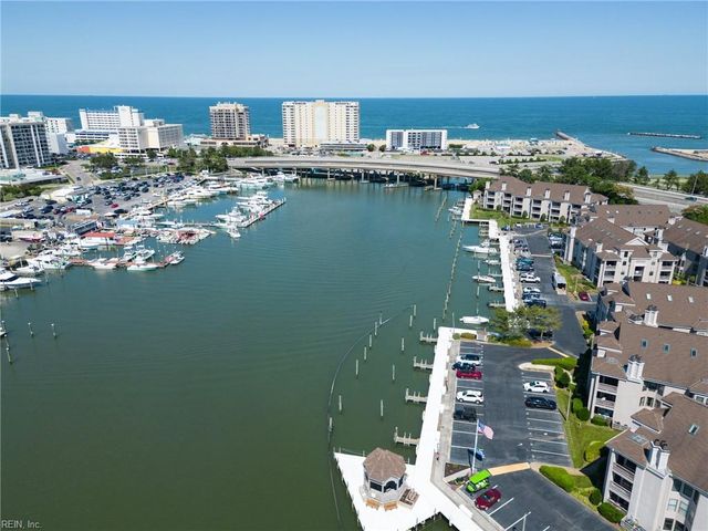 405 Harbour Pt Apt 305, Virginia Beach, VA 23451