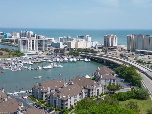 405 Harbour Pt Apt 305, Virginia Beach, VA 23451