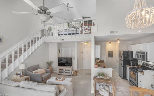 405 Harbour Pt Apt 305, Virginia Beach, VA 23451