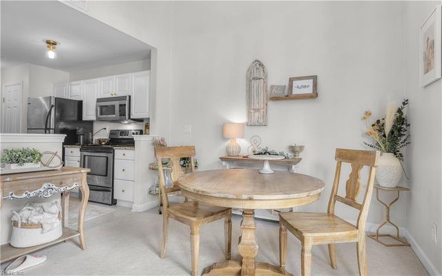 405 Harbour Pt Apt 305, Virginia Beach, VA 23451