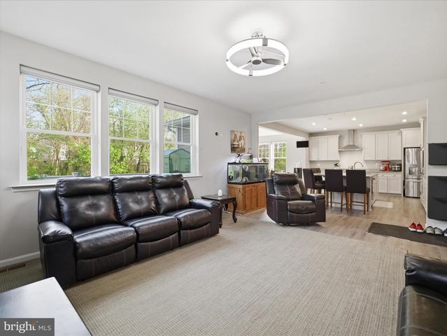 12148 FALLEN TIMBERS CIR, Hagerstown, MD 21740