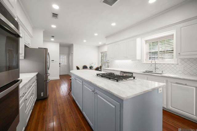 12109 Towering Oaks Dr, Baton Rouge, LA 70810