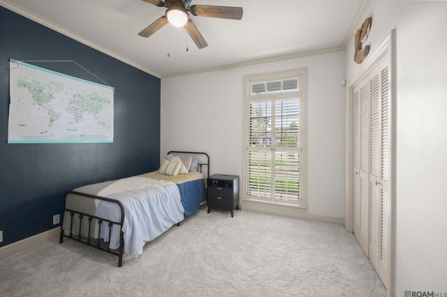 12109 Towering Oaks Dr, Baton Rouge, LA 70810