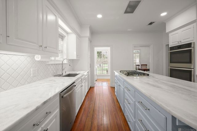 12109 Towering Oaks Dr, Baton Rouge, LA 70810