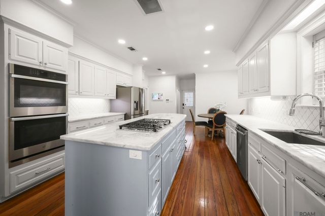 12109 Towering Oaks Dr, Baton Rouge, LA 70810