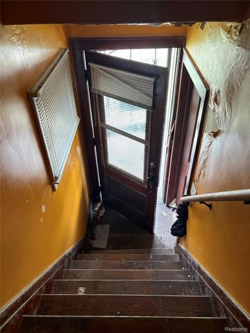 5235 Chalmers Street E, Detroit, MI 48213