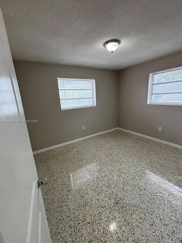 1047 SW 7th St 6, Miami, FL 33130