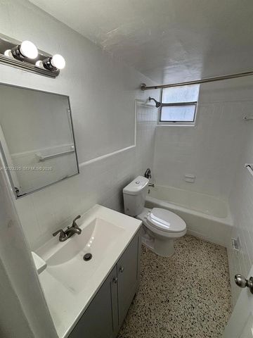 1047 SW 7th St 6, Miami, FL 33130